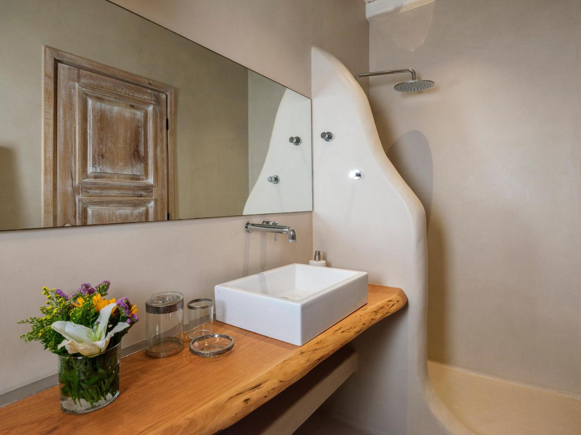V&V Guest House - Luxury Suites ออร์นอส ภายนอก รูปภาพ